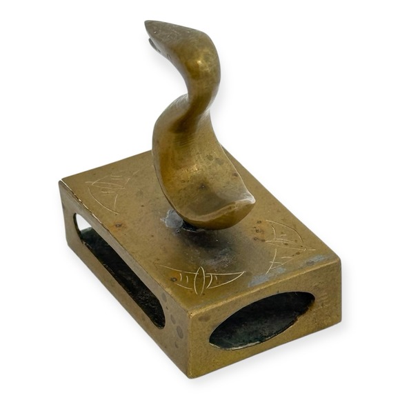 Vintage Brass Pelican Matchbox Holder Safe Mid-Century Desk Lounge Accessory - Picture 5 of 12